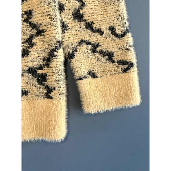 Zara Women's Fuzzy Zip-Up Hoodie Jacket | Size Medium | Black‎ & Cream Abstract - Picture 5 of 8